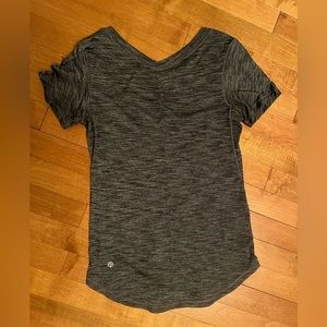Lululemon tee